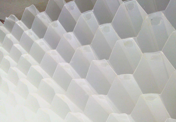 一體化凈水設(shè)備的斜管填料安裝有什么要求?