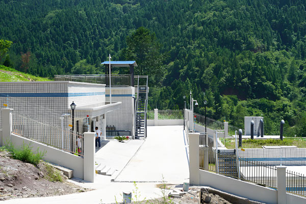 鄉鎮安全飲水提升項目泥沙多問題用哪種凈水設備?